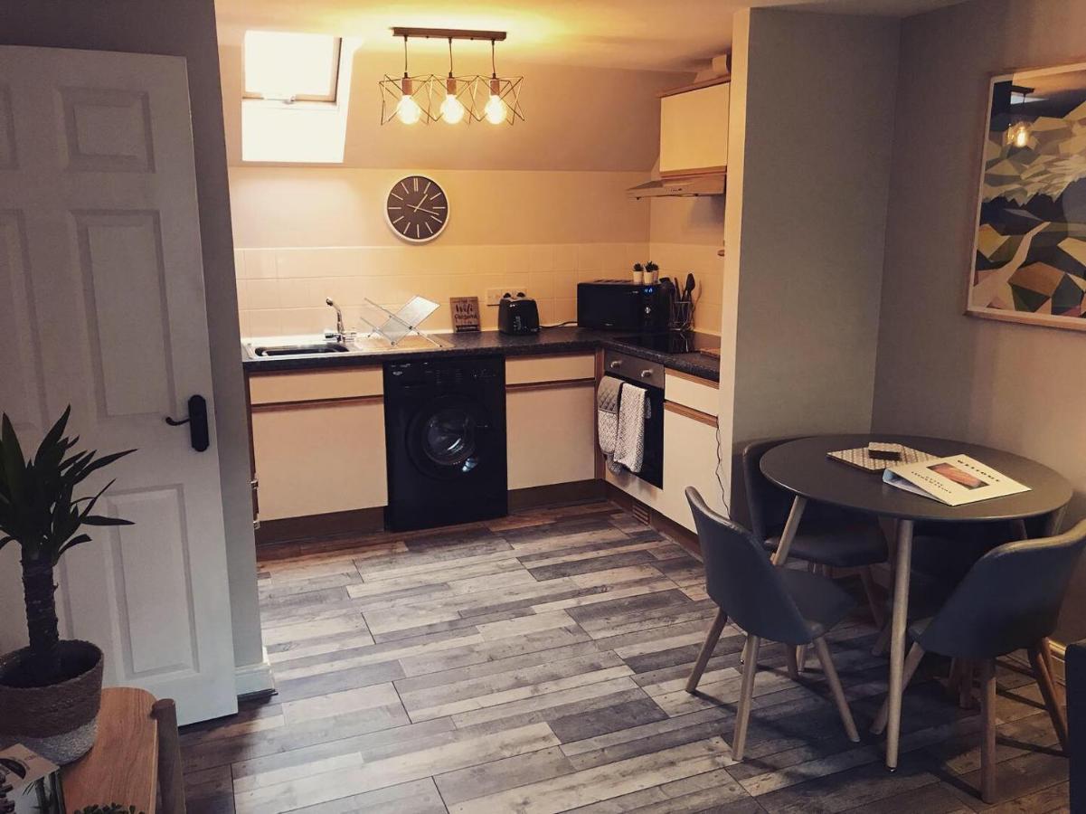 Clarabel's Guest House- The Cranny Apartment *